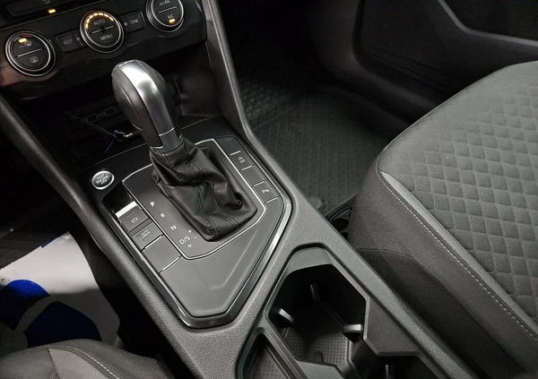 Volkswagen Tiguan cena 86900 przebieg: 188180, rok produkcji 2019 z Wejherowo małe 407